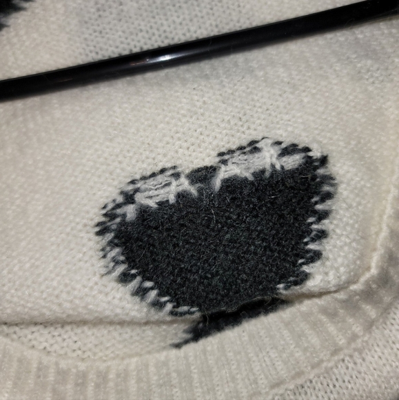 Sweater - Picture 6 of 6